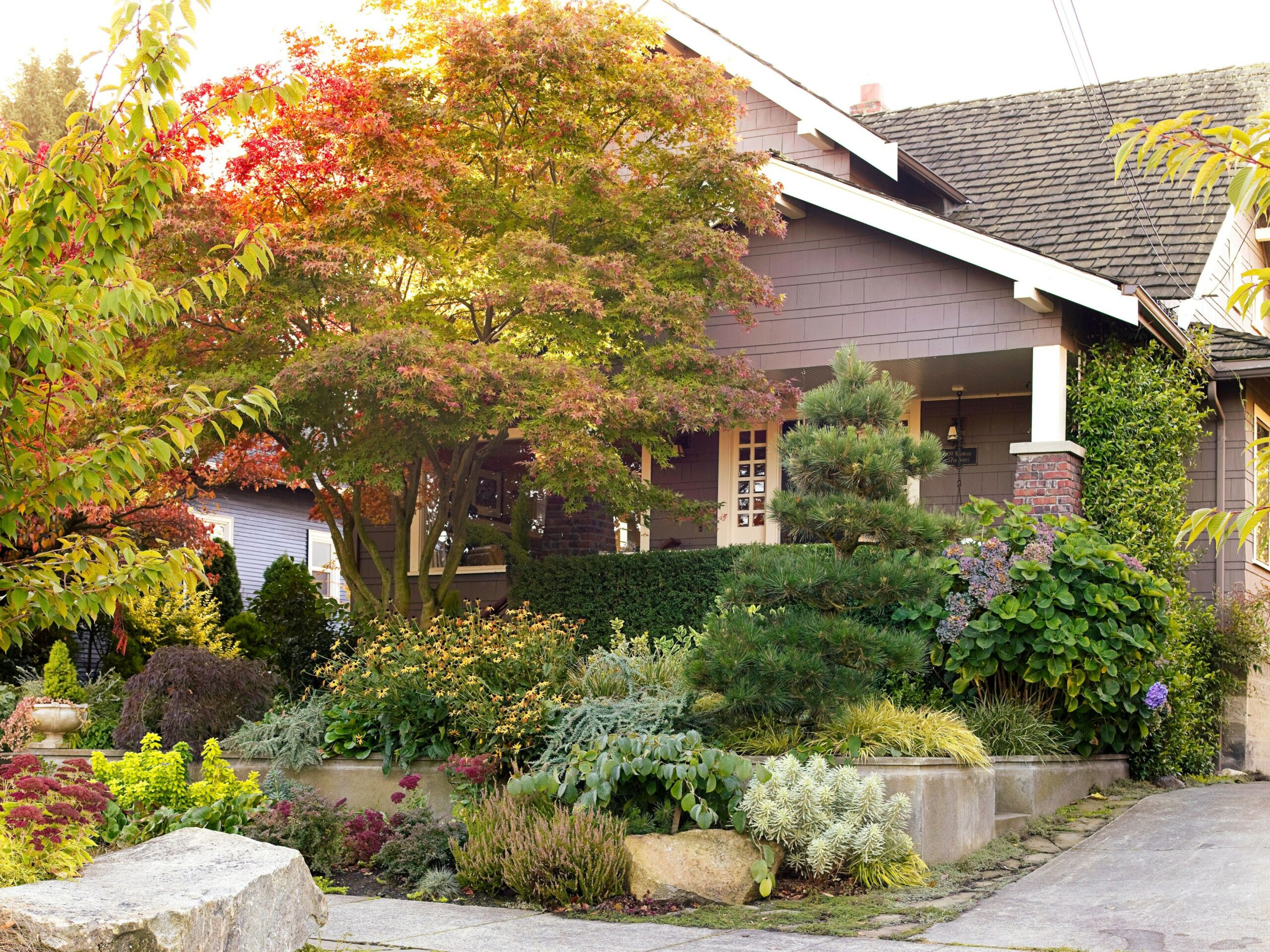 Front Flower Bed Ideas: Blooming Curb Appeal