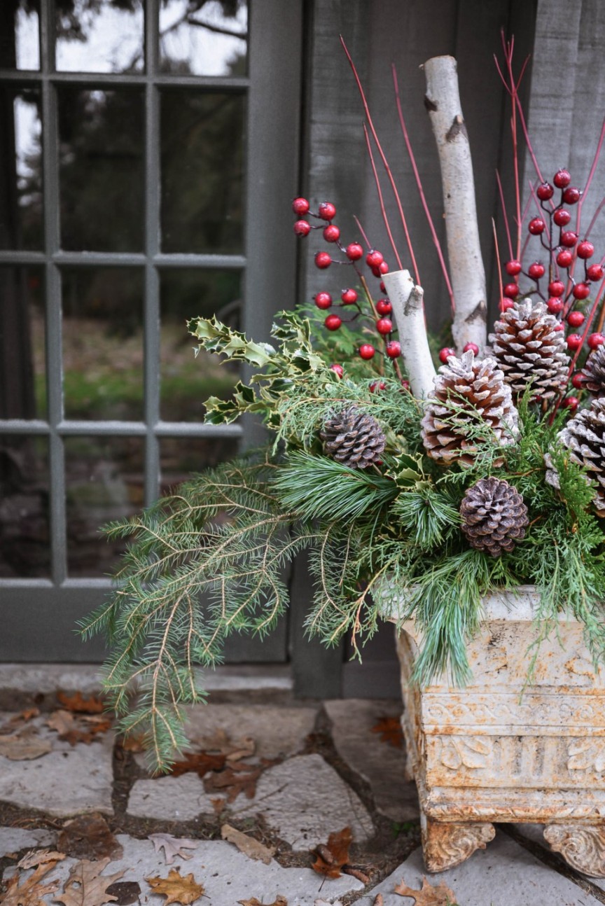 Christmas Planters For Outside: Festive Outdoor Décor Ideas