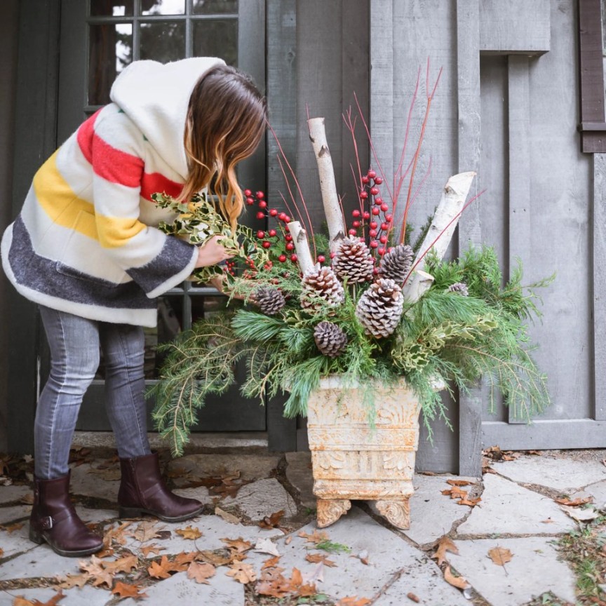 Porch Christmas Planters: Festive Ideas For A Winter Wonderland