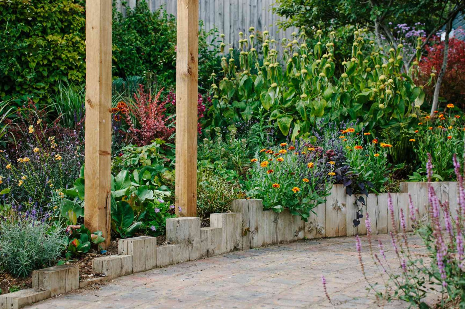 Modern Garden Edging Ideas: Elevate Your Outdoor Space